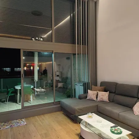 Loft Con Jacuzzi Y Piscina *