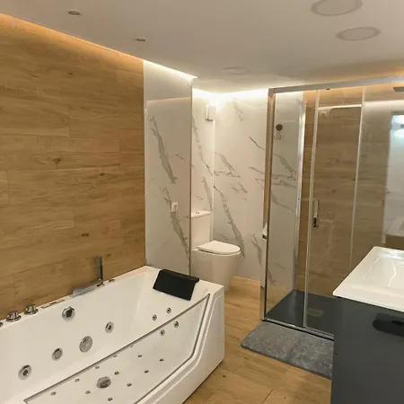 Loft Con Jacuzzi Y Piscina *