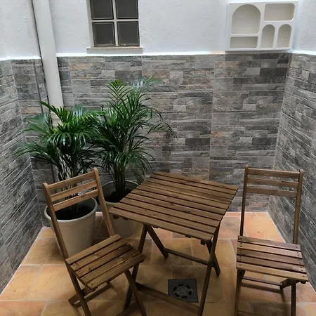 Next To The Marina De *