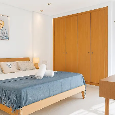 Beachfront 8 Apartamento *