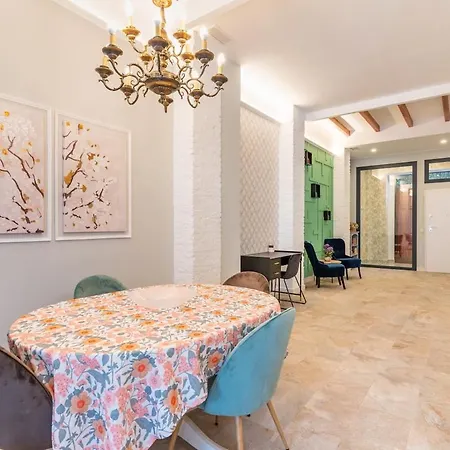 Visitacion Pool House *