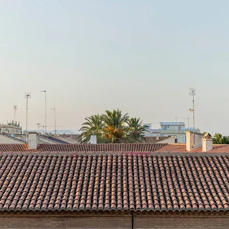 Apartman En El Cabanyal Enfrente De La Marina Real *