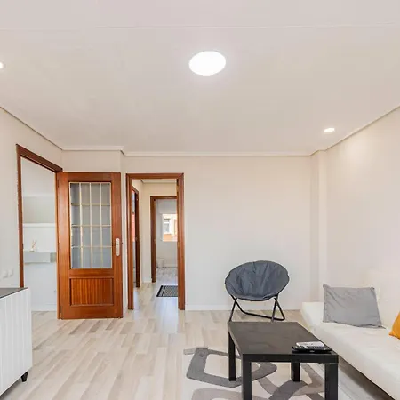 En El Cabanyal Enfrente De La Marina Real Apartamento Valência