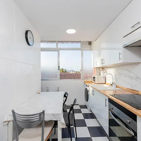 Apartamento En El Cabanyal Enfrente De La Marina Real *