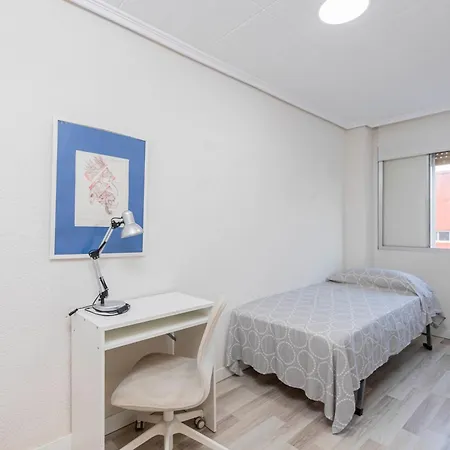 En El Cabanyal Enfrente De La Marina Real * Valência