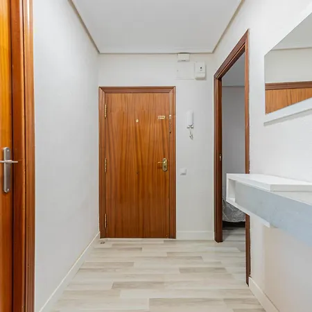 En El Cabanyal Enfrente De La Marina Real شقة