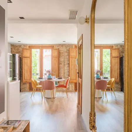 Luxury New 10 Min Walk To The Beach, Late Checkout Apartment