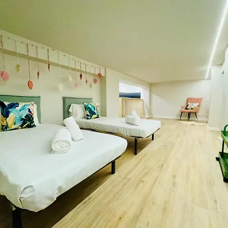 Modern With Style Near Center Apartment *