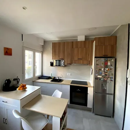 Apartment Bright & Quiet Close To *
