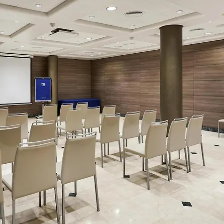 Nh Center 4* Валенсия