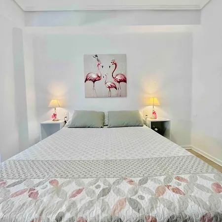 Cerca De Playa Arenas Con Balcon *