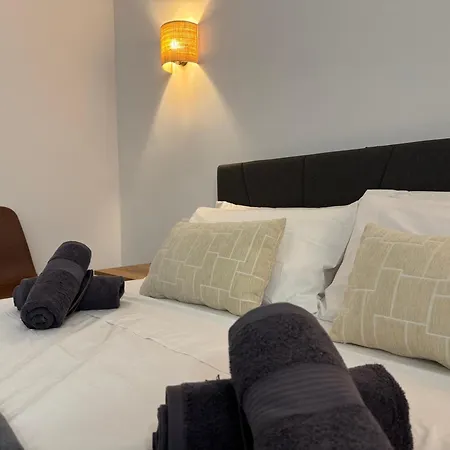 Appartement Basset 1 *