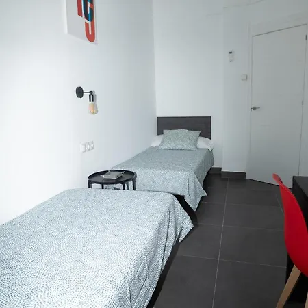 Flats Family De 3 * Valence