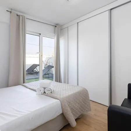 Travel Habitat - Atico Centro Apartman *