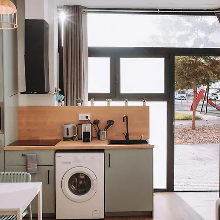 Acogedor Loft En Cabanal Playa Malvarosa דירה *