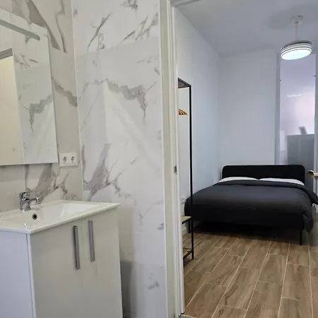 Habitación Privada Con Baño En I *