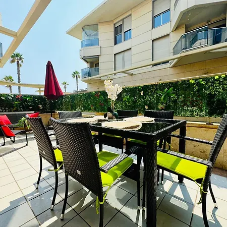 Stylish With Terrace On The Beachfrom Apartment *