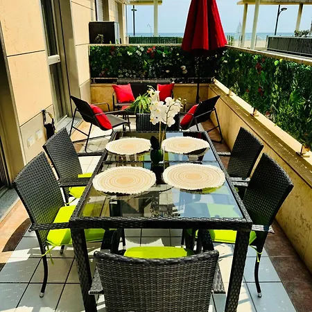 Apartment Stylish With Terrace On The Beachfrom *