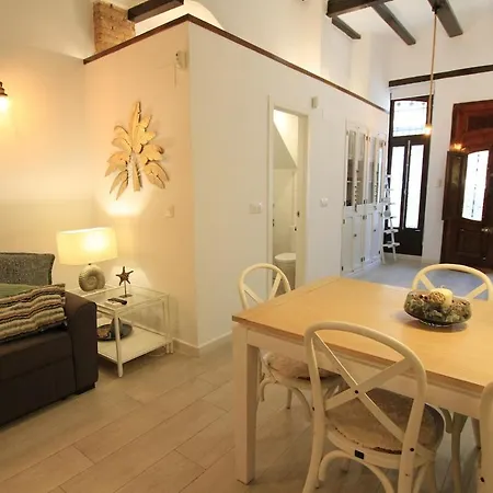 Modernist House In Cabanyal Daire *