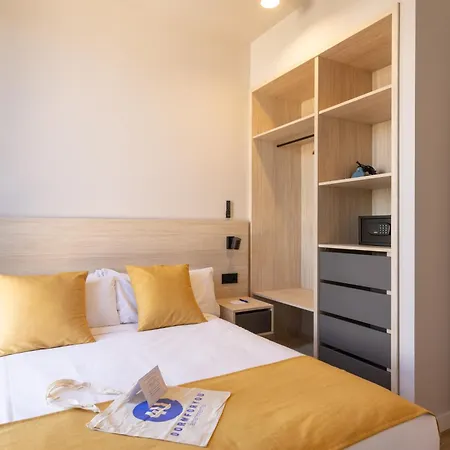 Dorm4you Arena 2 Apart Otel