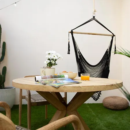 Nomad Haux Mestalla Casa de hóspedes