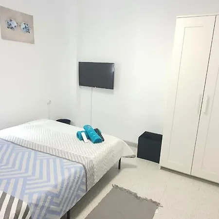 Centricas, Tranquilas Y Acogedoras De Matrimonio En Vivienda Compartida 民宿 *