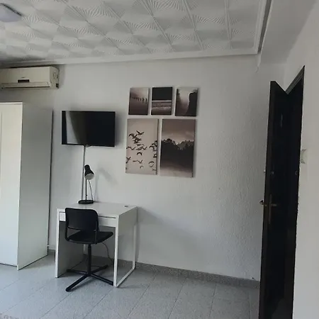 Alloggio in famiglia Céntricas Y Tranquilas En Vivienda Compartida *