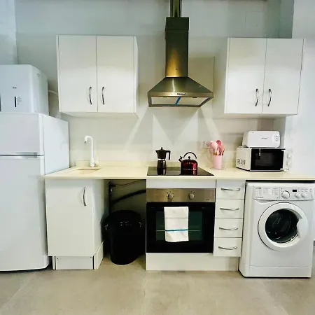 Mediterranean Flat Next To The Historic Center