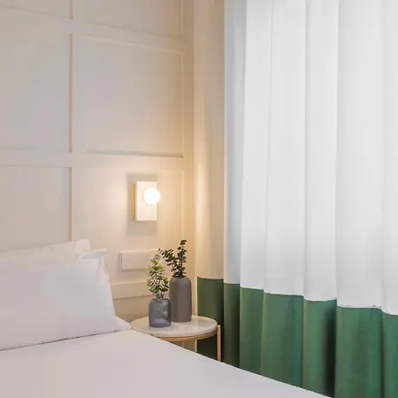 Mate Cosmo - Centre, 3*