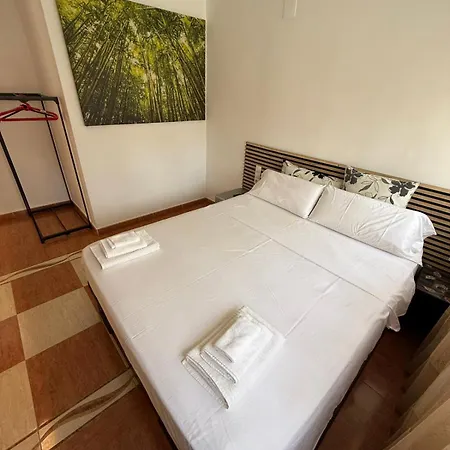 Con Cocina Y Bano Privado De Temporada Vacaciones Largas Long Desde 11 Noches Valencia