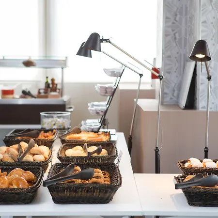 Hotel Novotel Lavant 4*