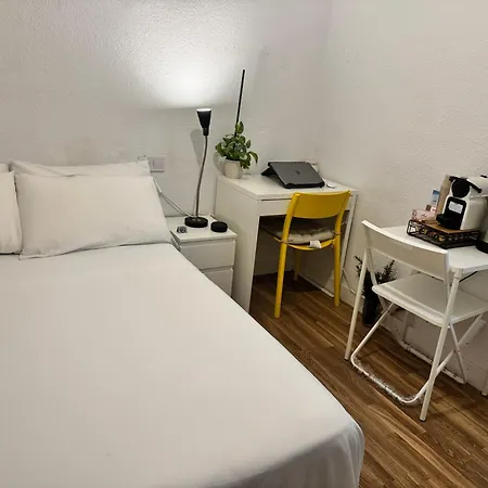 Habitación en casa particular La Tía Piso Compartido Sencillo Y Hogareño