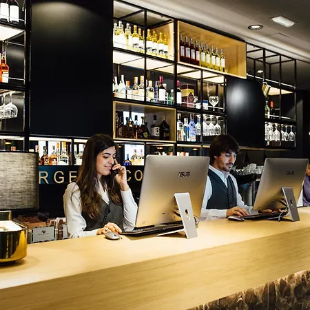 Malcom And Barret Hotel 3*