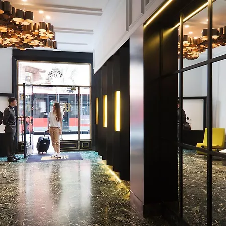 One Shot Reina Victoria Hotel 4*