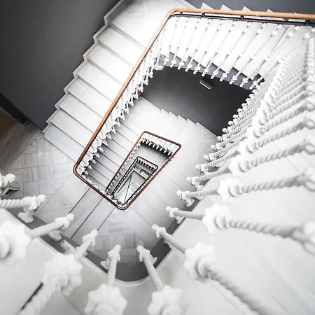 Hotel Petit Palace Plaza De La Reina 3*