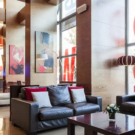 Ilunion 4 Otel