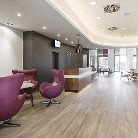 伊鲁尼昂瓦伦西亚3号酒店 3*