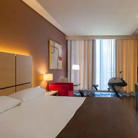 Hotel Silken Puerta 4*