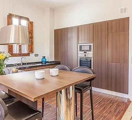 Beautiful House With Terrace Apartman