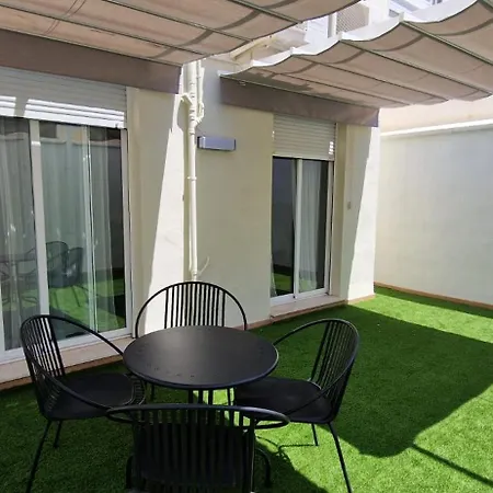 Arts 4 - Private Sunny Terrace & 2 Baths *