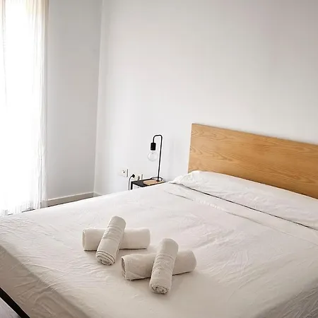 Artes 32-4 - Private Sunny Terrace & 2 Baths 公寓 *