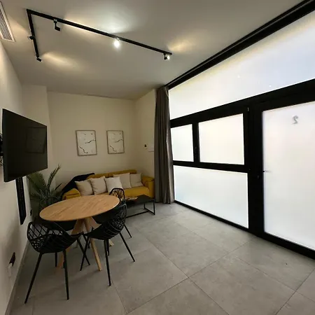 Travel Habitat Jardin Ayora * Valensiya