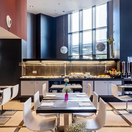 Hotel Ilunion Aqua 4 4*