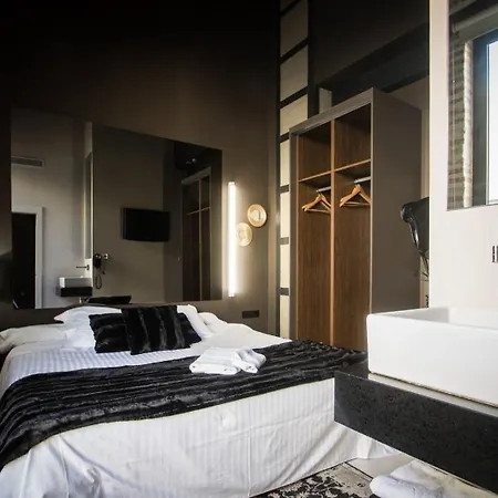 Cosy Embajador 2* バレンシア