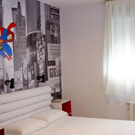 Casual Del Cine Otel Valensiya