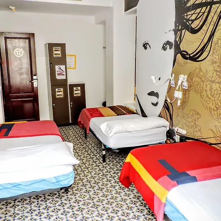 Youth By Feetup Hostel