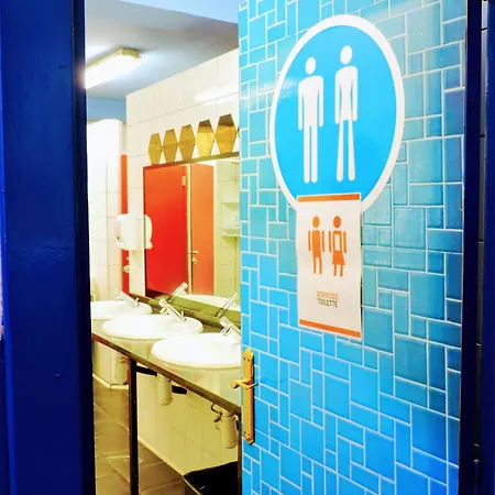 Feetup Backpackers *