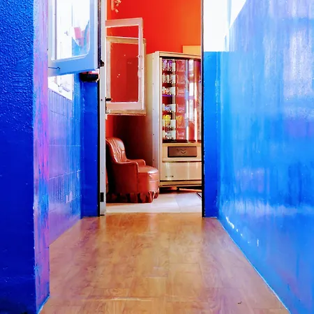 Hostal Feetup Backpackers *