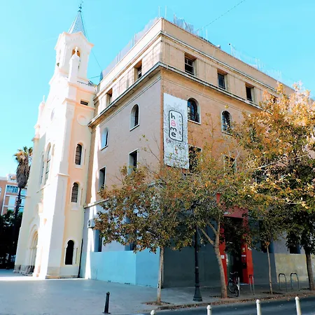 Hostal Feetup Backpackers *