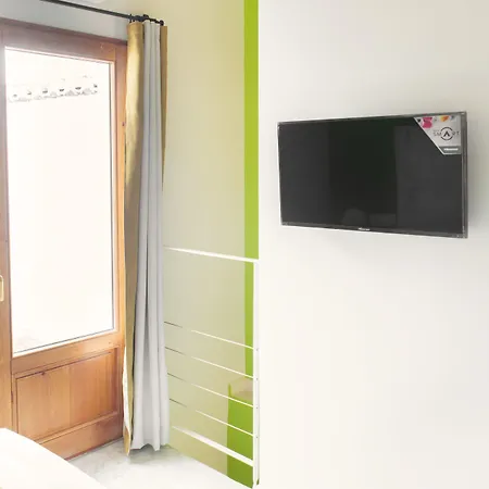 애드 혹 카르멘 호텔 2*